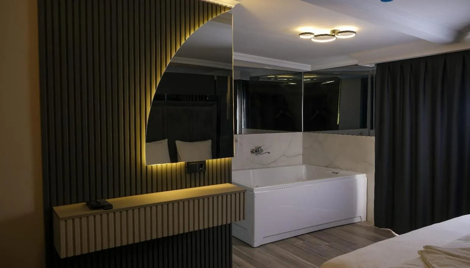 Talles City Hotel Izmir